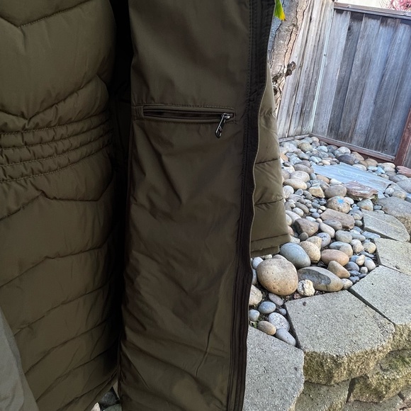 Andrew Marc Ladies' Long Stretch Jacket Olive Green Puffer Coat with Hood Size:L - Picture 8 of 13